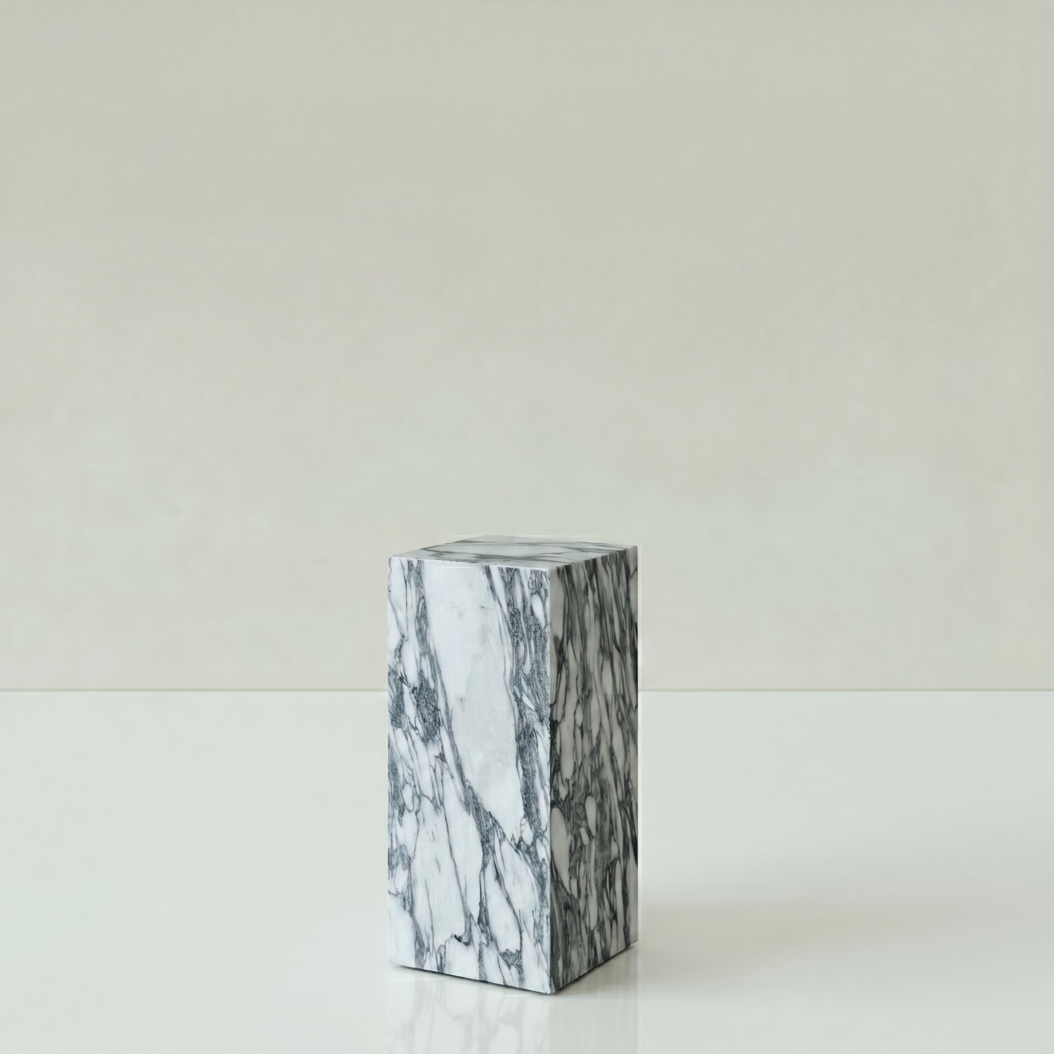 Plinth Medium Arabescato White