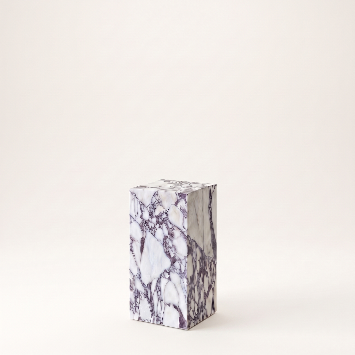 Plinth Medium Calacatta Viola
