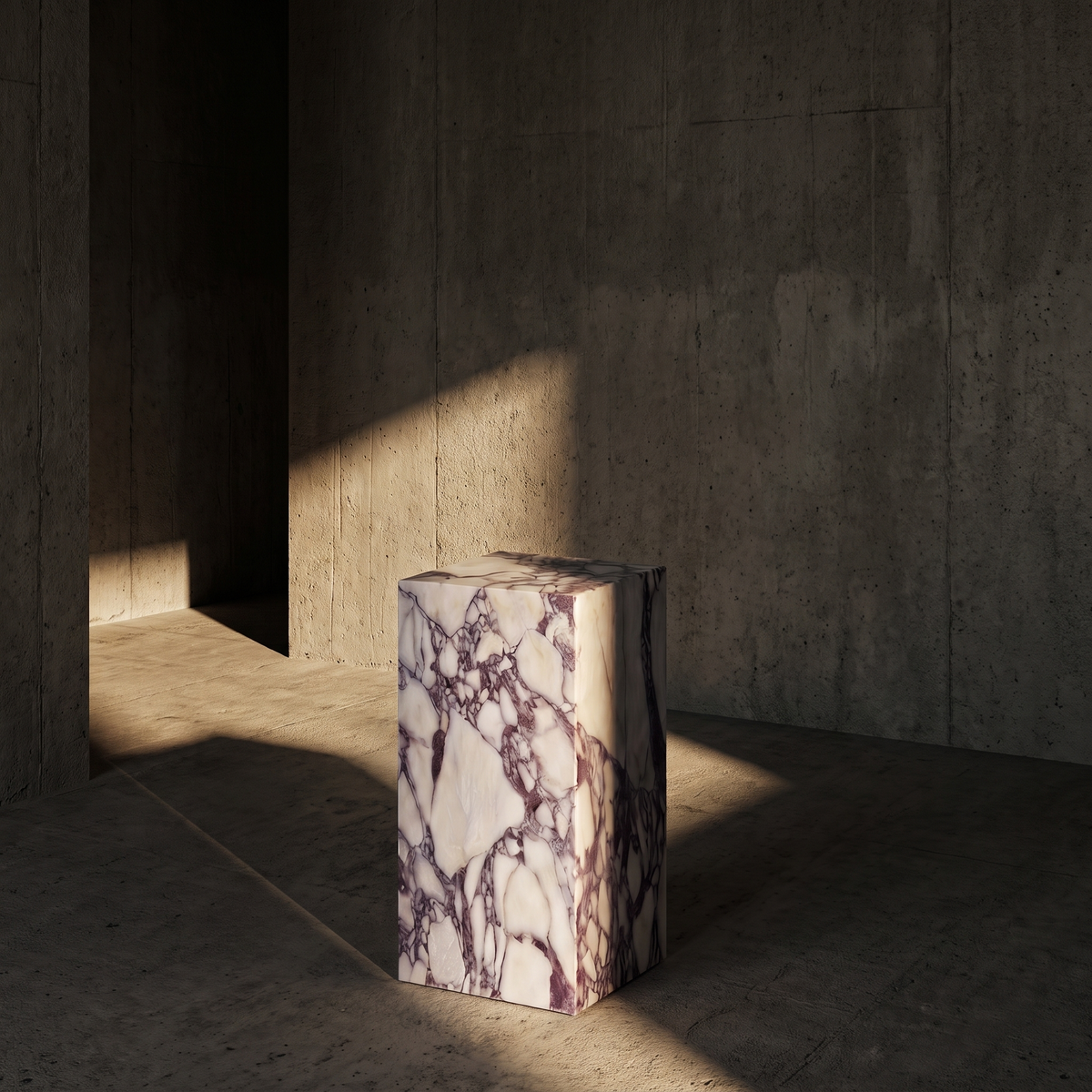 Plinth Medium Calacatta Viola