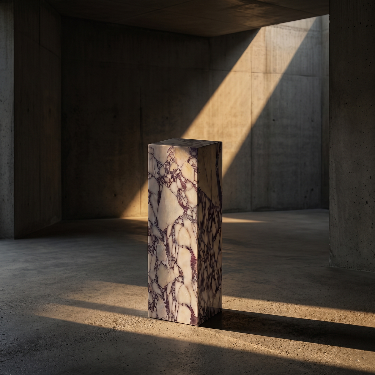 Plinth Tall Calacatta Viola